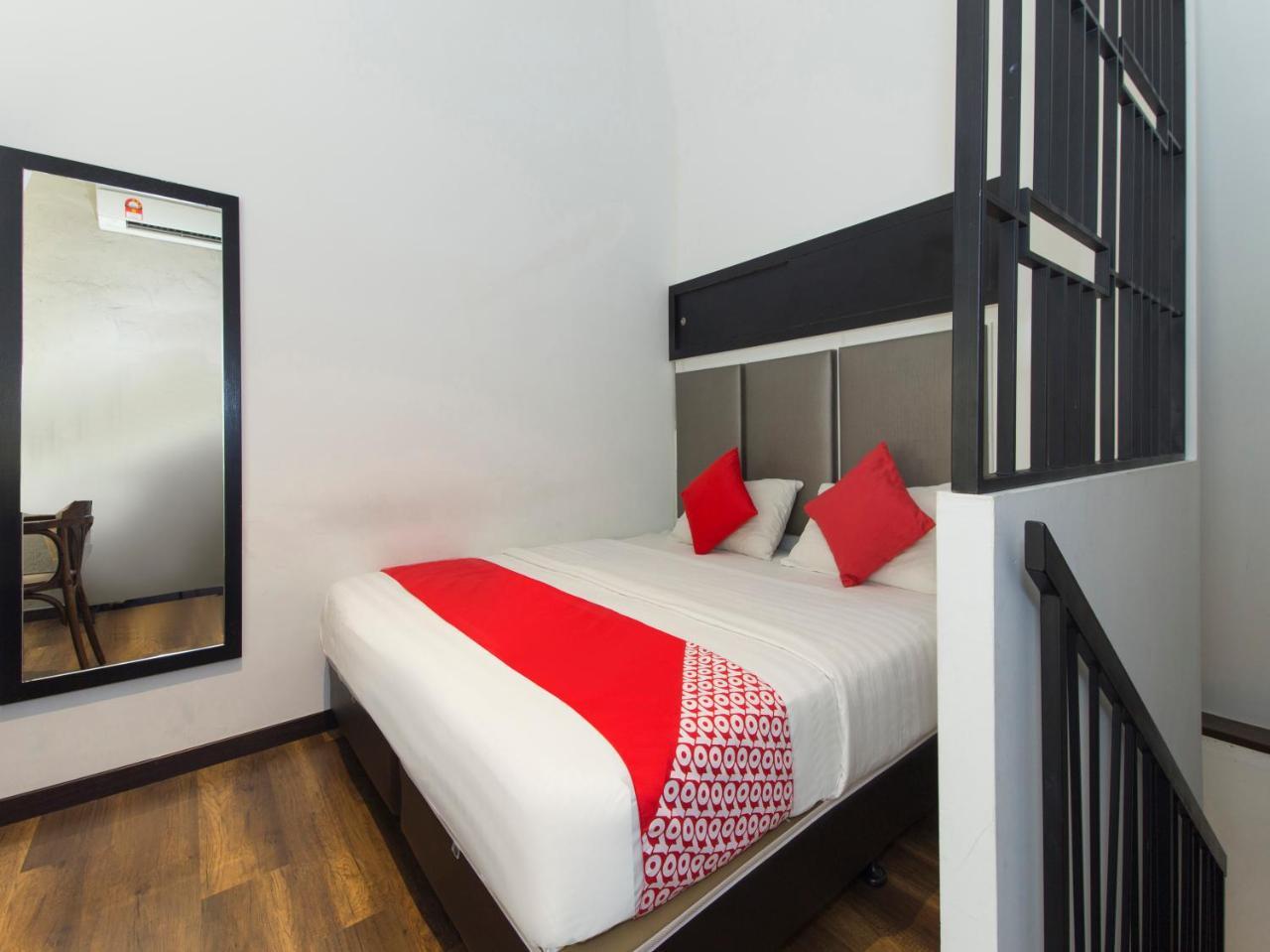Oyo 127 The Reeds Hotel Kuala Lumpur Buitenkant foto