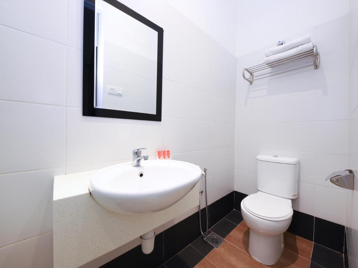 Oyo 127 The Reeds Hotel Kuala Lumpur Buitenkant foto